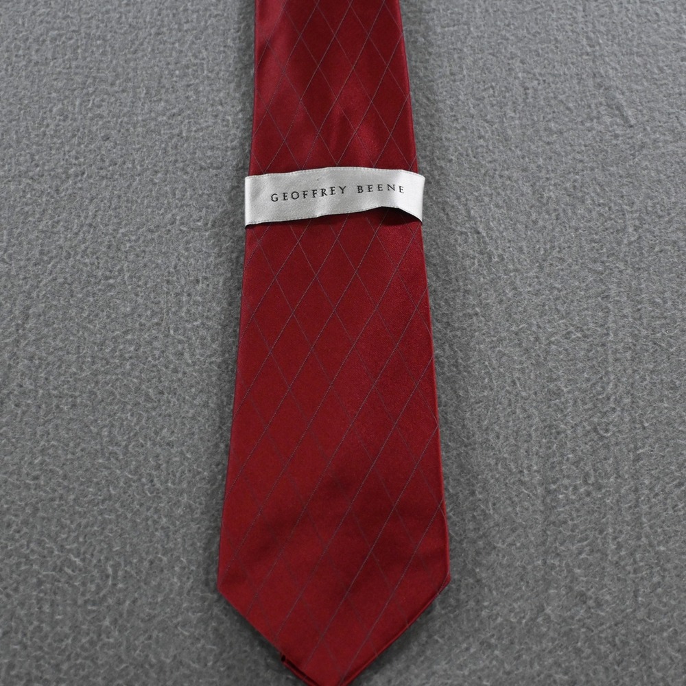 Geoffrey Beene Mens Diamond Grid Silk Necktie OS Red